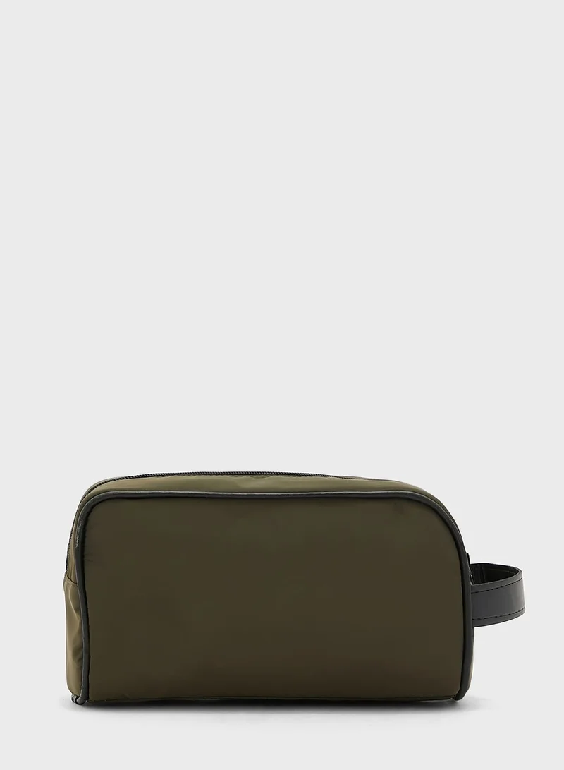 BURTON Essential Toiletry Bag