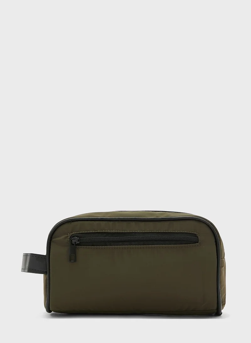 BURTON Essential Toiletry Bag