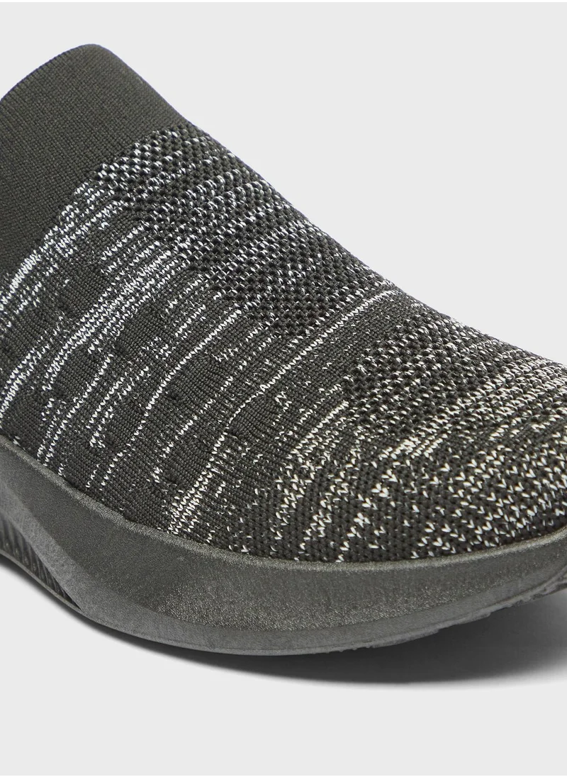 شو اكسبرس Casual Slip Ons