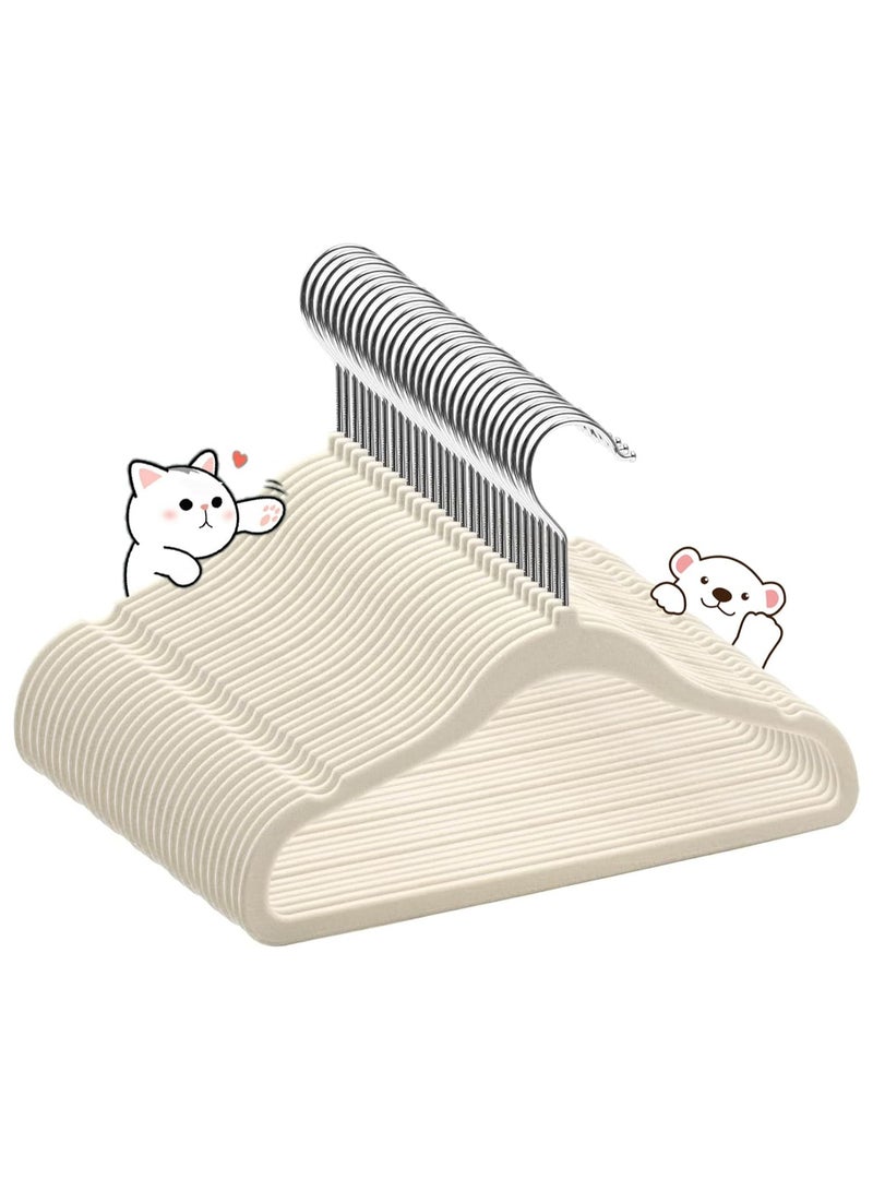 رات سو مجموعة من 30 شماعة ملابس أطفال مخملية للأطفال الرضع والأطفال الصغار مع خطاف دوار 360 درجة، تصميم على شكل كتف مسنن لملابس الأطفال، شماعات ملابس متينة وقوية - Image 1