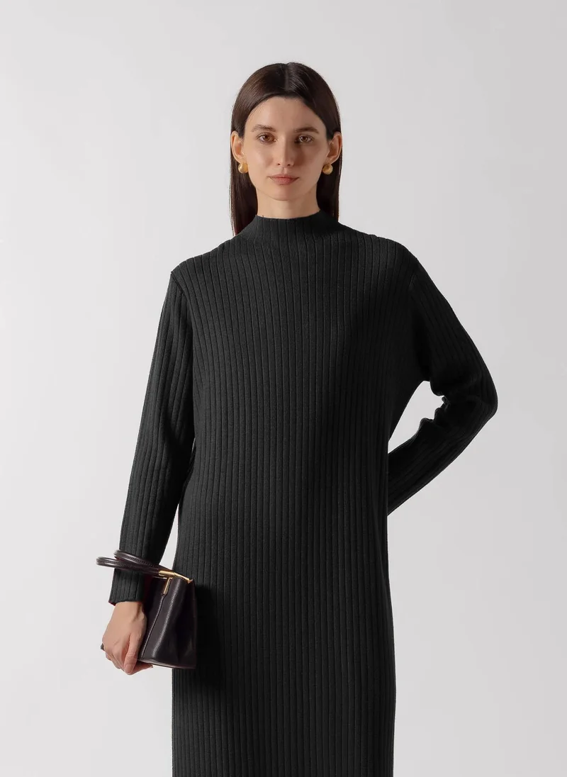 شايبس RIBBED MOCK NECK MIDI DRESS