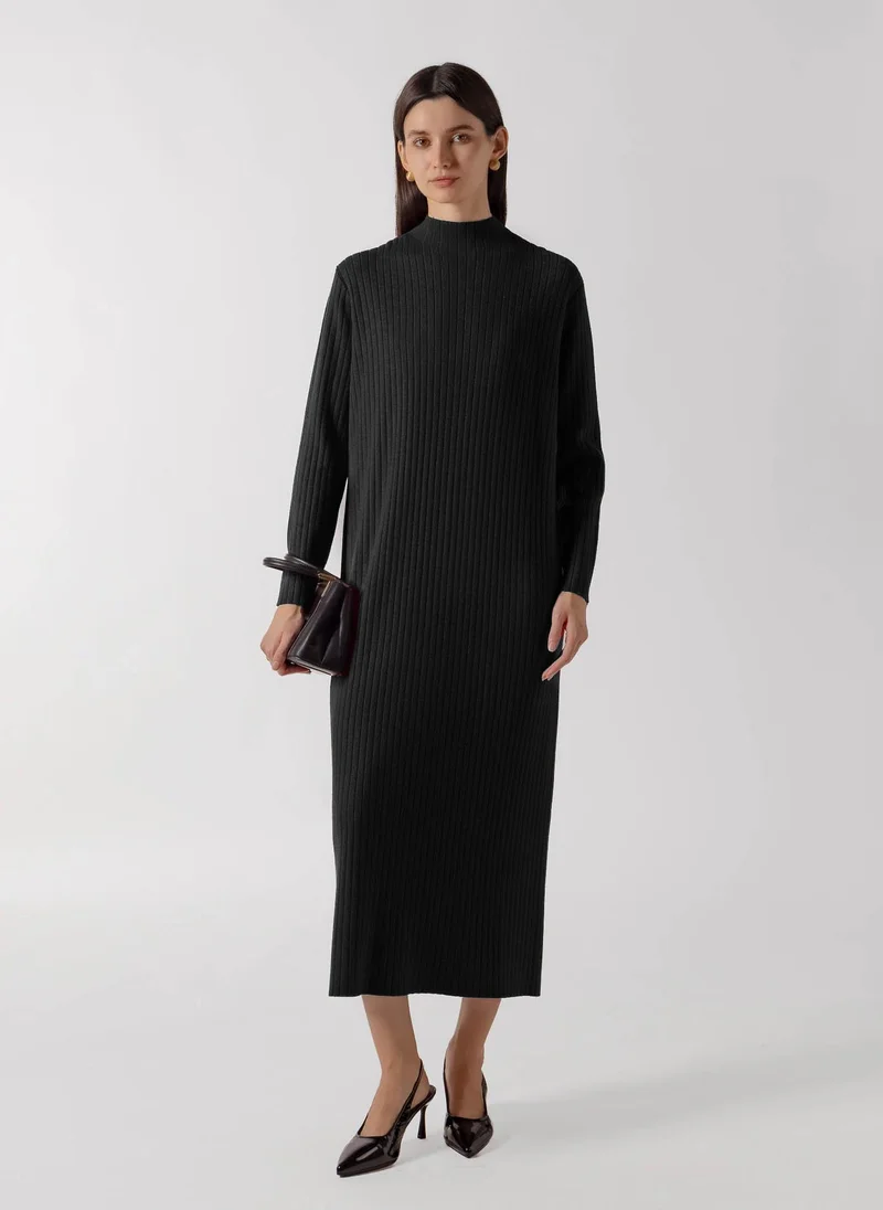 شايبس RIBBED MOCK NECK MIDI DRESS