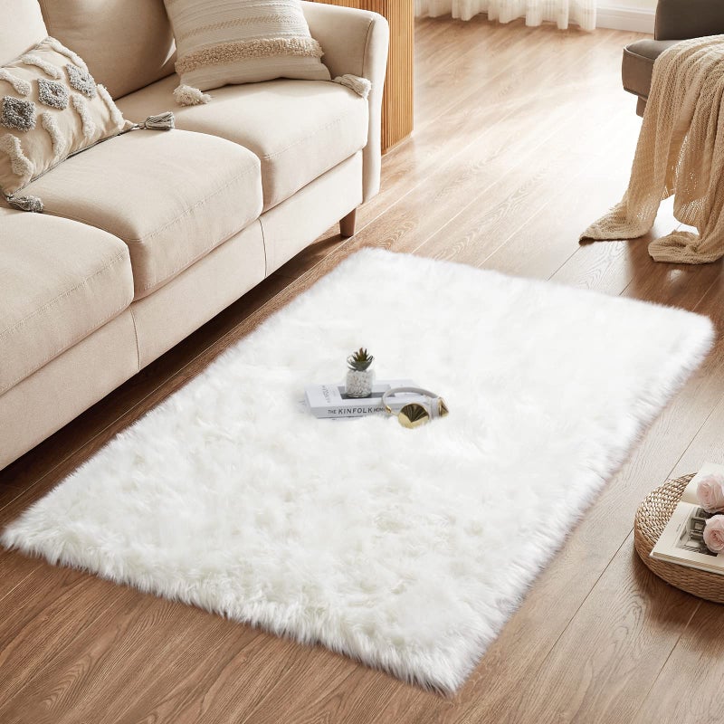 CIICOOL Faux Fur Rug White Fluffy Area Rugs for Bedroom Thick Fuzzy Shag Rug Furry Bedside Nursery Rug for Living Room Plush Indoor Floor Carpet for Kids Room Teen Dorm 3x5 ft