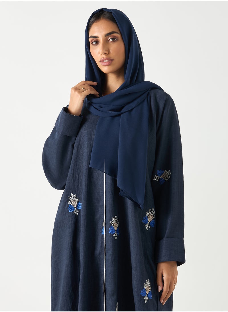 هدية المدينة  - عباية كحلية مطرزة بالزهور - Image 1