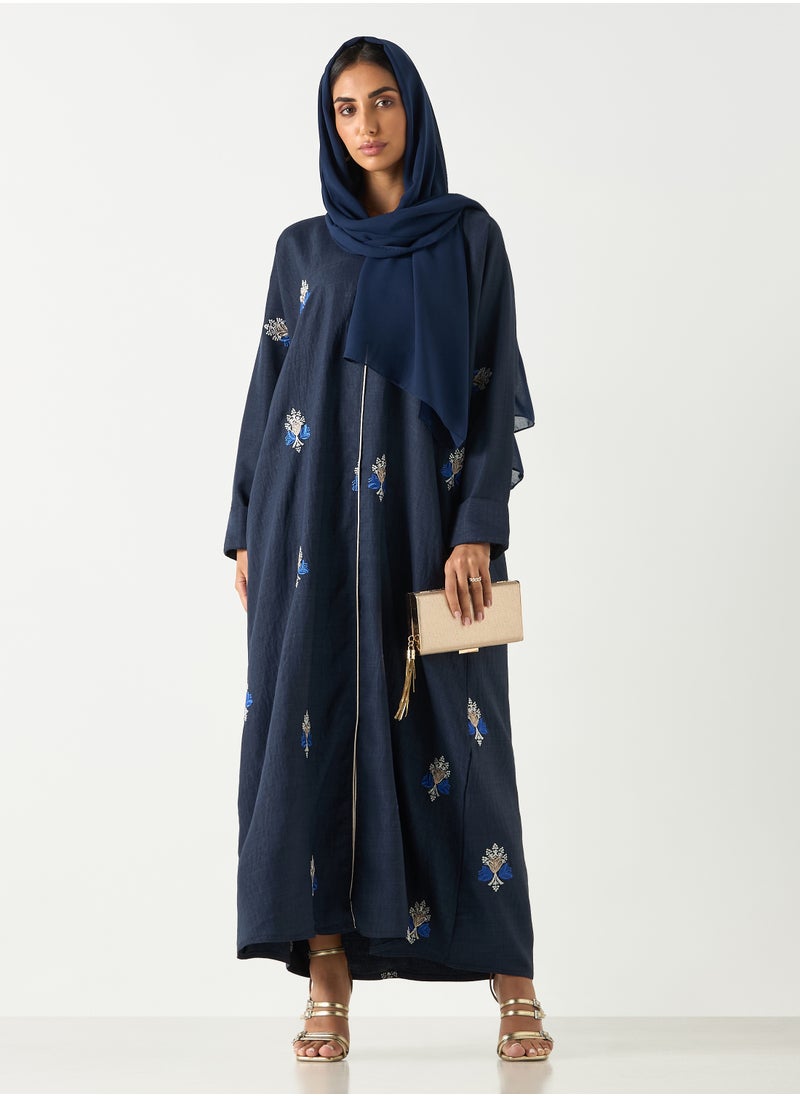 هدية المدينة  - عباية كحلية مطرزة بالزهور - Image 1