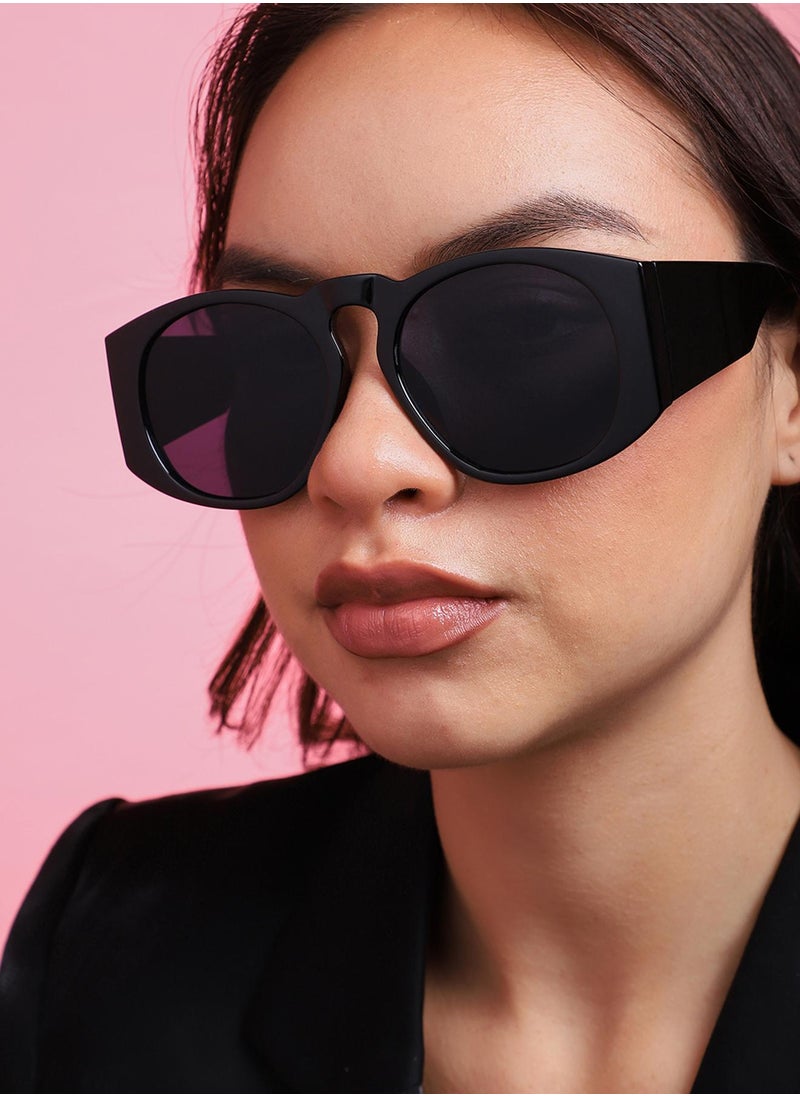 Black Frame Retro Sunglass