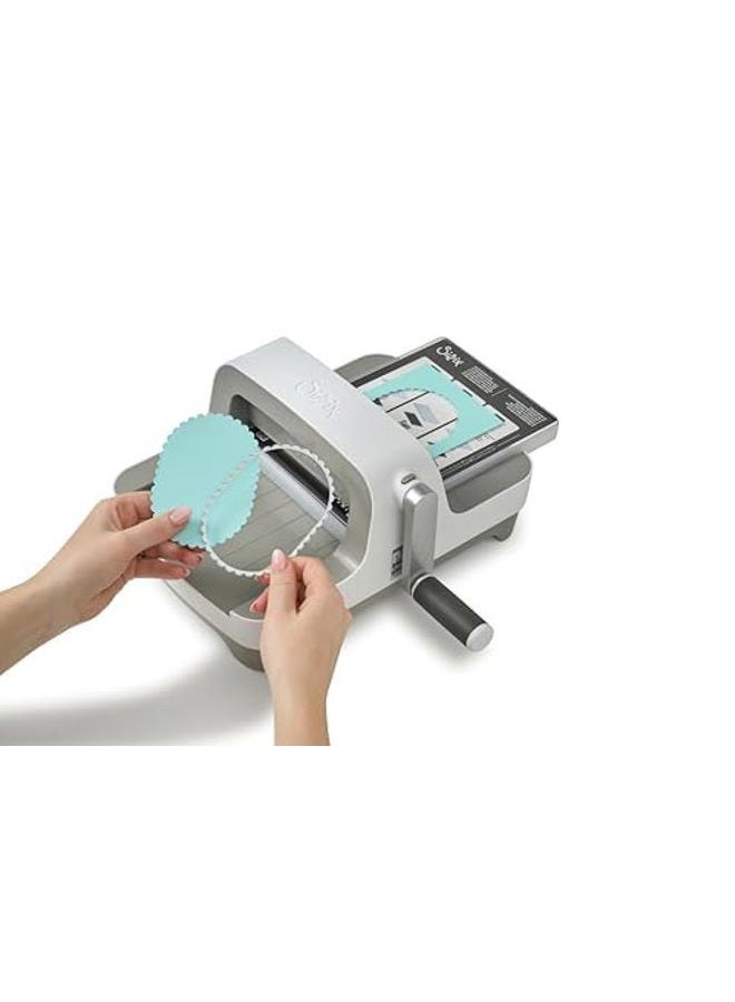 Sizzix آلة بيغ شوت مع مجموعة البداية، آلة قطع وطباعه 6 بوصة مع قواطع، مجلد طباعة وورق كاردستوك - Image 5