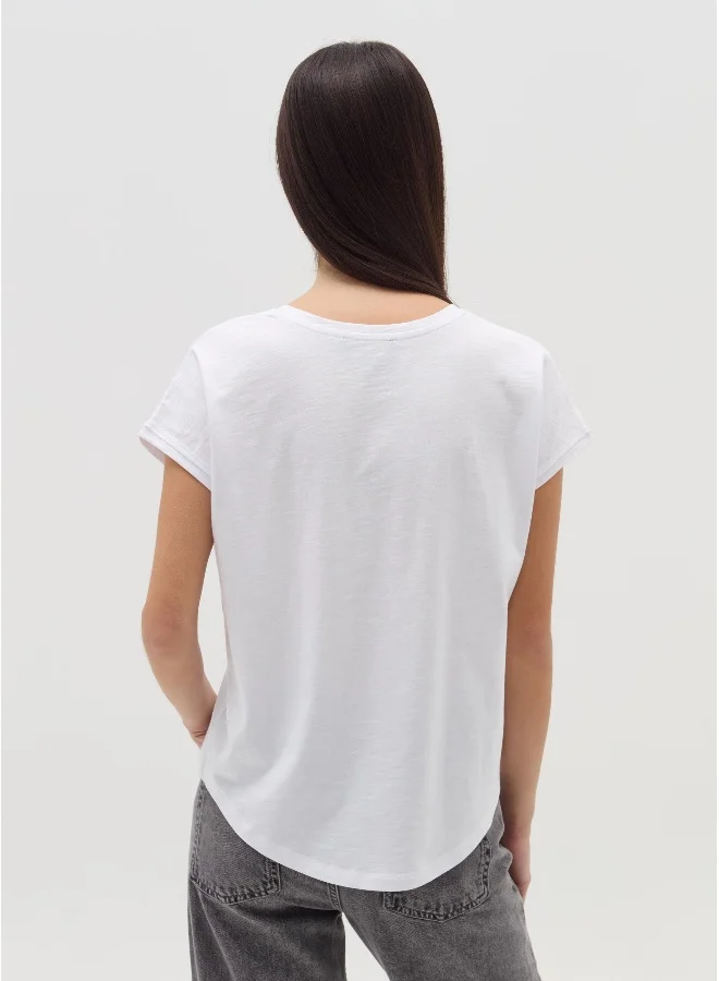 او في اس T-shirt with floral embroidery