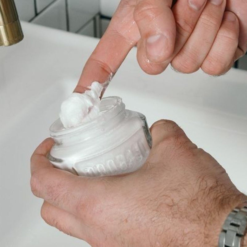 proraso كريم براوراسو للتهيئة قبل الحلاقة للرجال، منعش ومقوي مع المنثول وزيت الأوكاليبتوس، 3.6 أونصة - Image 3