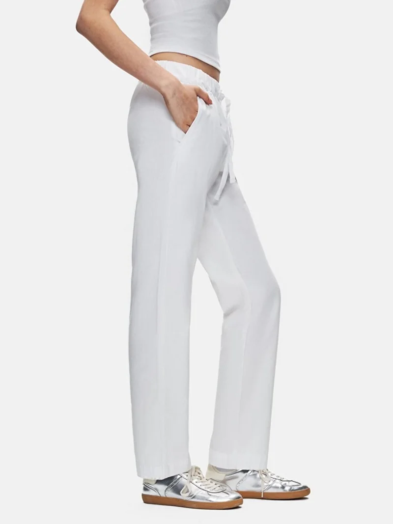 ال تي بي White trousers