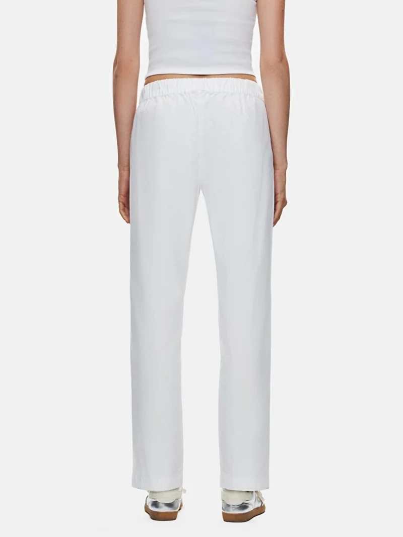 ال تي بي White trousers