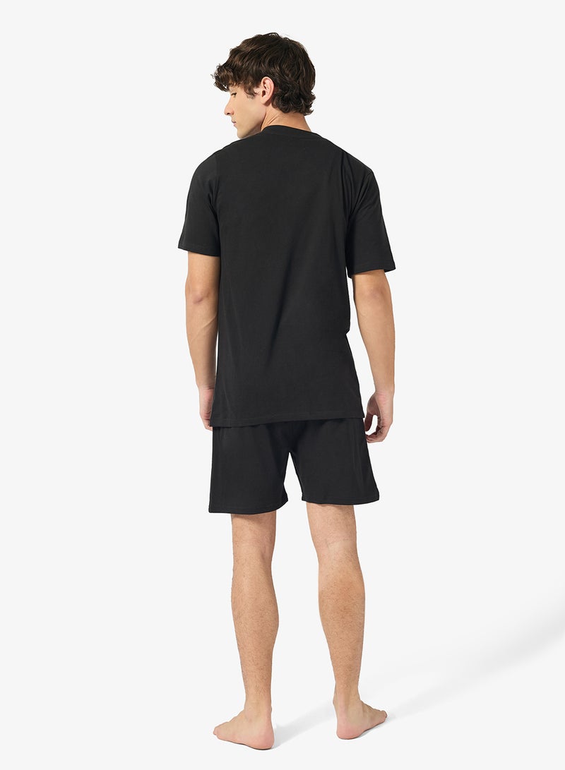 سفنتي فايف طقم بيجامة تي شيرت وشورت - Image 2