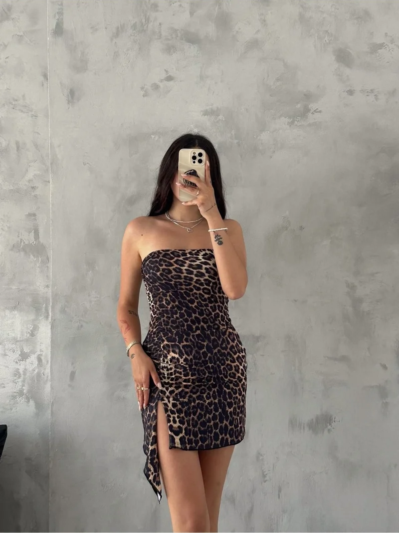 فيولين Women's Leopard Print Strapless Slit Mini Dress