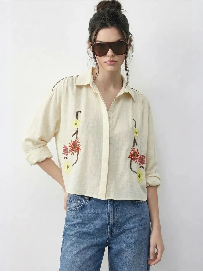 Bianco Lucci LUCCI Embroidered Crop Shirt with Button Closure