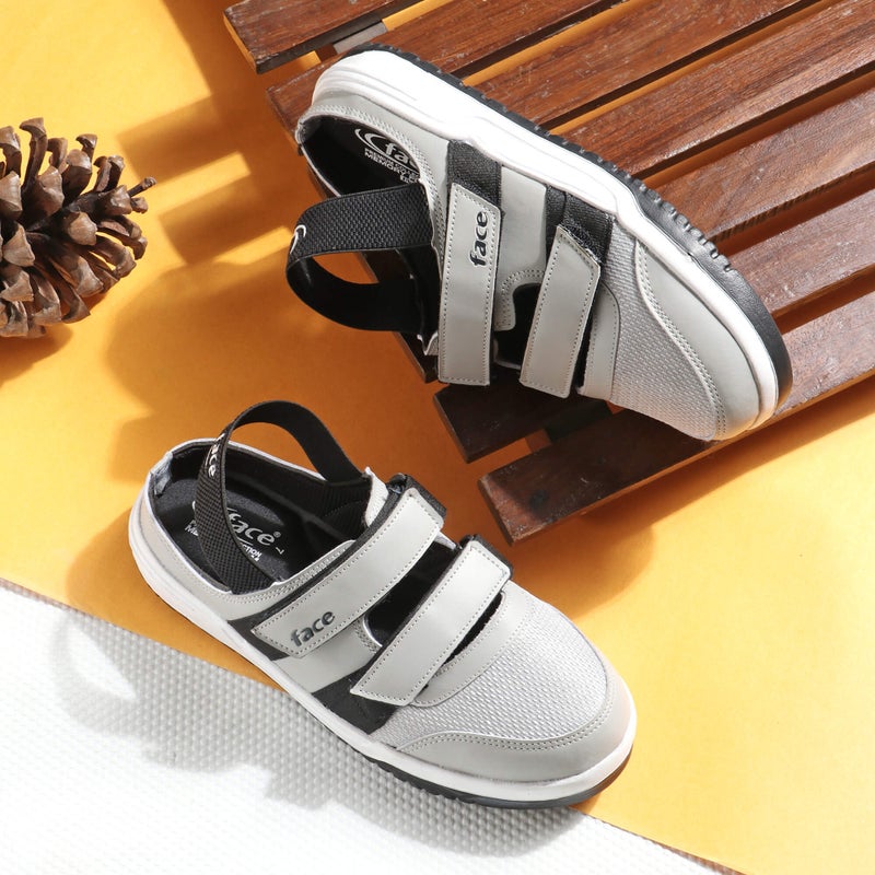 Face أحذية كلوغ صيفية رمادية فاتحة للأولاد - Image 1