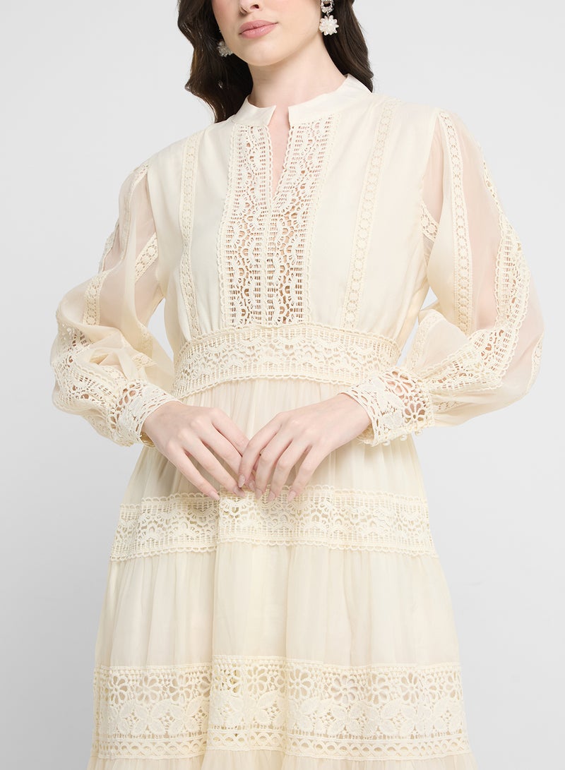 خزانة فستان ميدي دانتيل بطبقات - Image 3