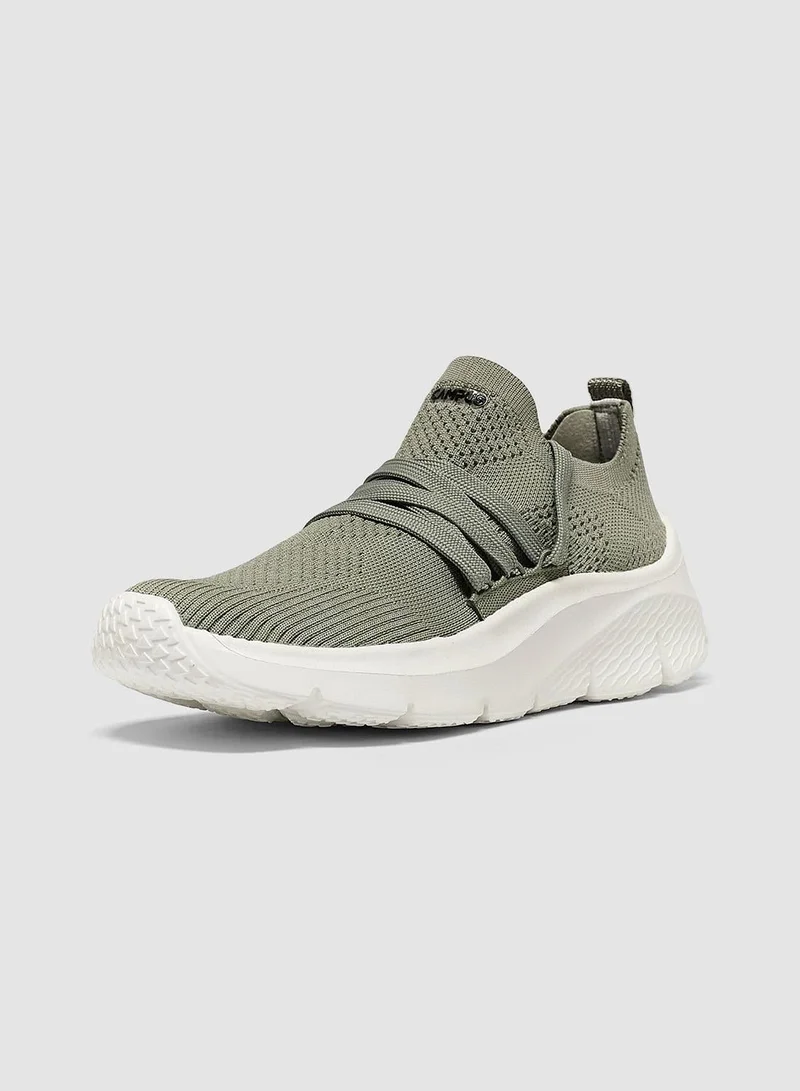 كامبس حذاء نسائي أخضر سهل الارتداء بتصميم سادة بلون واحد يبرز كل إطلالة