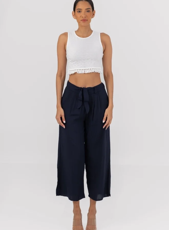 HaILYS Sleeveless Textured Crop Top with Tassel Hem - White