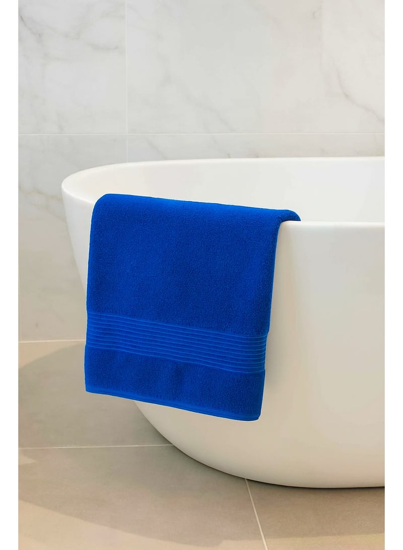 أيه زيد أم منشفة استحمام فاخرة قطن 100% قطعة واحدة (70 × 140 سم) – 550 جرام/م– امتصاص عالي وتجف بسرعة – مثالية للحمام – لون أزرق ملكي - Image 1