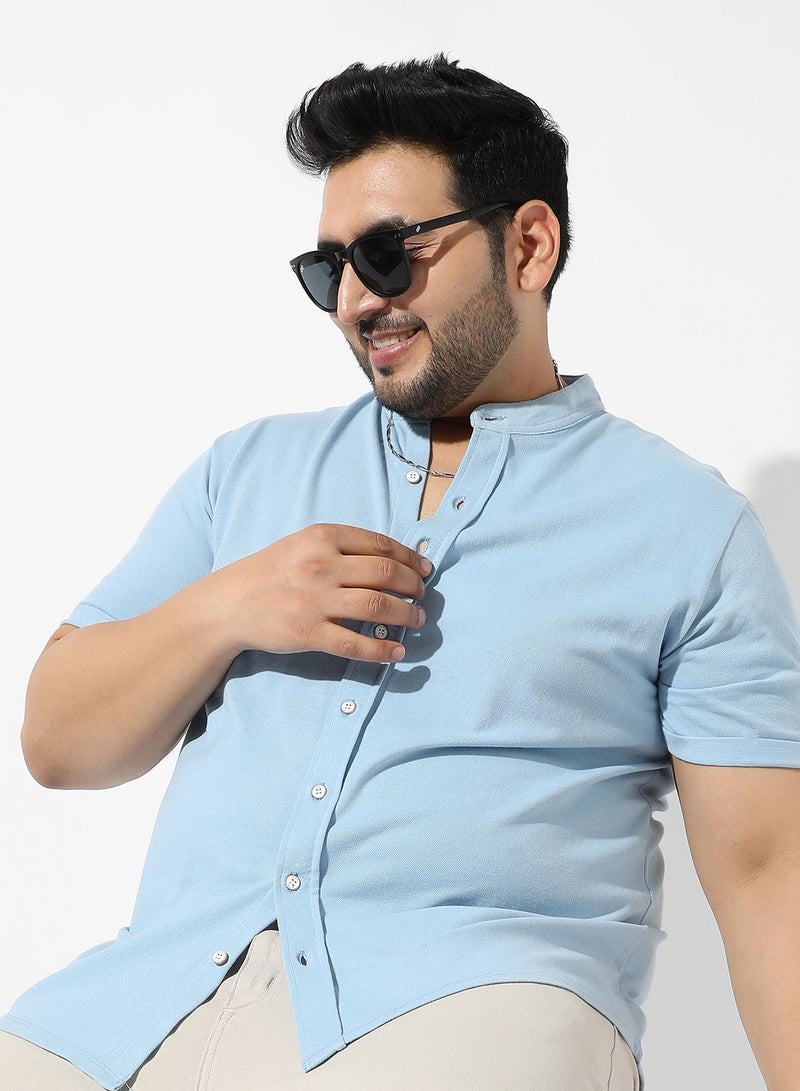 انستافاب بلس قميص رجالي باللون الأزرق الفاتح بأزرار أساسية  - Image 1