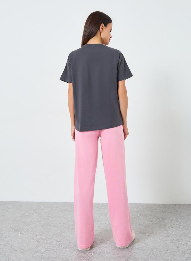 Styli Slogan Print Cotton T-Shirt and Solid Pyjama Set - Image 5