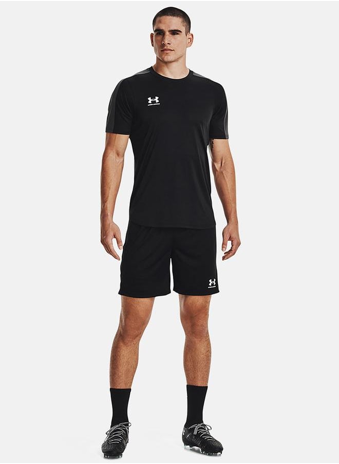 UNDER ARMOUR - Challenger Core Short - Image 1