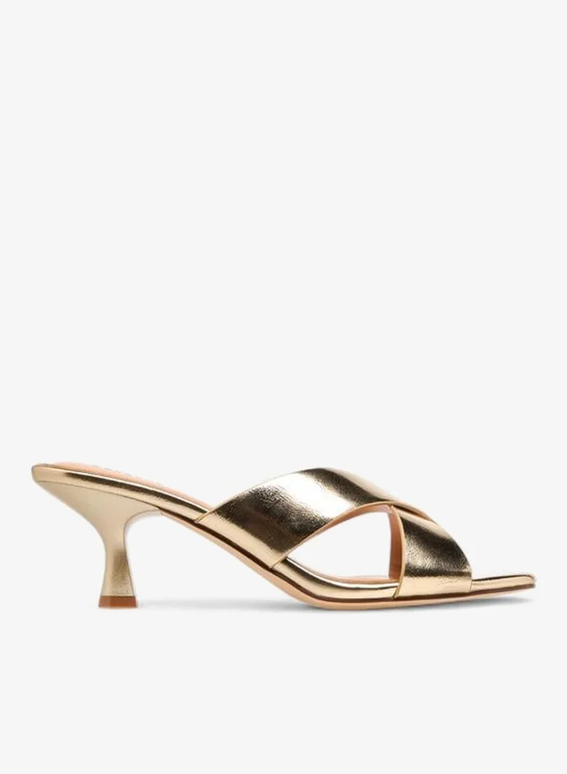 سيليست صنادل نسائية بكعب هريرة متقاطع