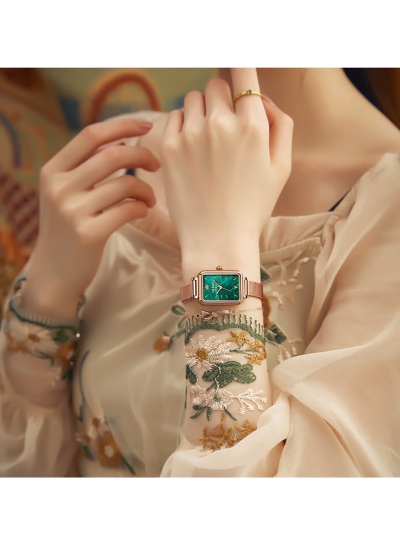 أوليفز ساعات نسائية أنيقة، ساعات مربعة كلاسيكية للنساء، ساعة مربعة بحجر أخضر، ساعات كوارتز تناظرية ذهبية للسيدات - Image 3