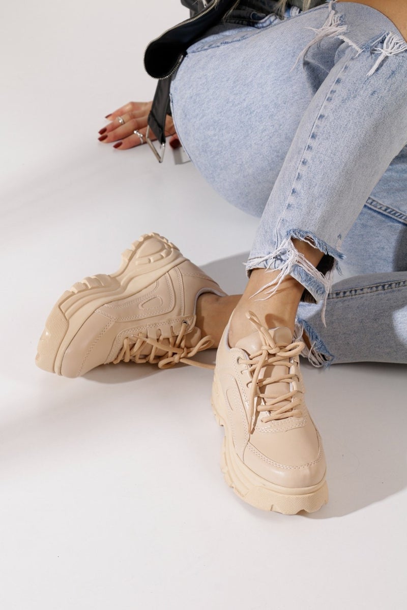İmershoes أحذية رياضية نسائية يومية بكعب عالٍ 6 سم سنيكرز أسود - أبيض - بيج - جلد لامع - جلد سويدي 001  - Image 4