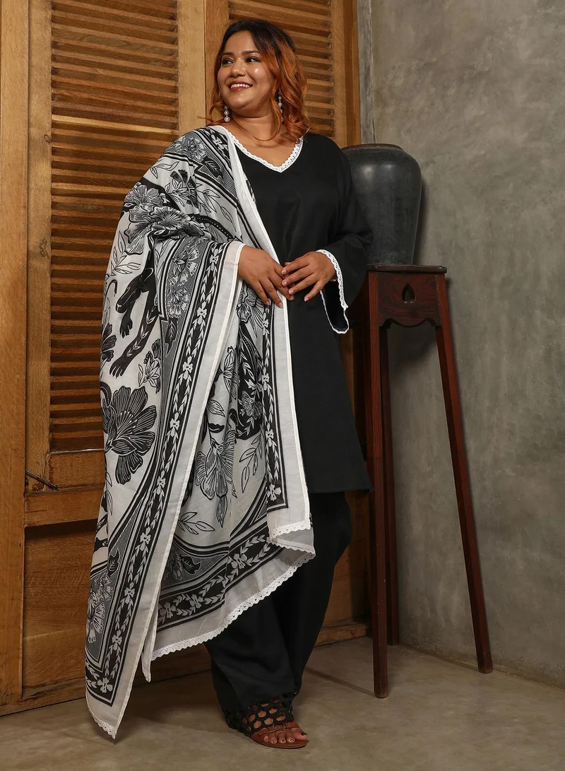 انستافاب بلس طقم كورتا نسائي بلاسميسك أسود أونيكس مقاس بلس