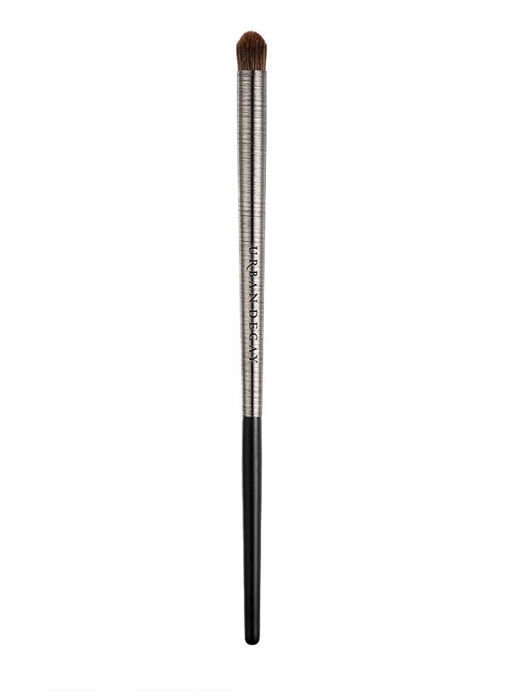 Urban Decay - E211 Pro Eyeshadow Contour Brush - Image 1