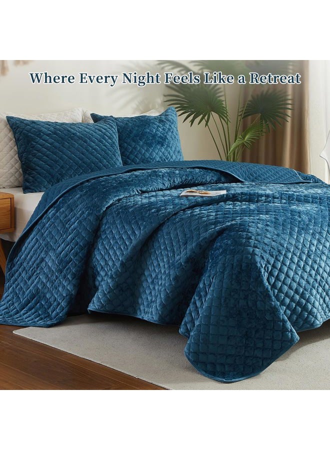Wondnuga Lightweight Soft Velvet Quilt Set 3 Pieces, Comforter Bedspread Coverlet, Bedding Set for All Season (Teal Blue, King/Cal.King (106" x 96"), Diamond) - Image 4
