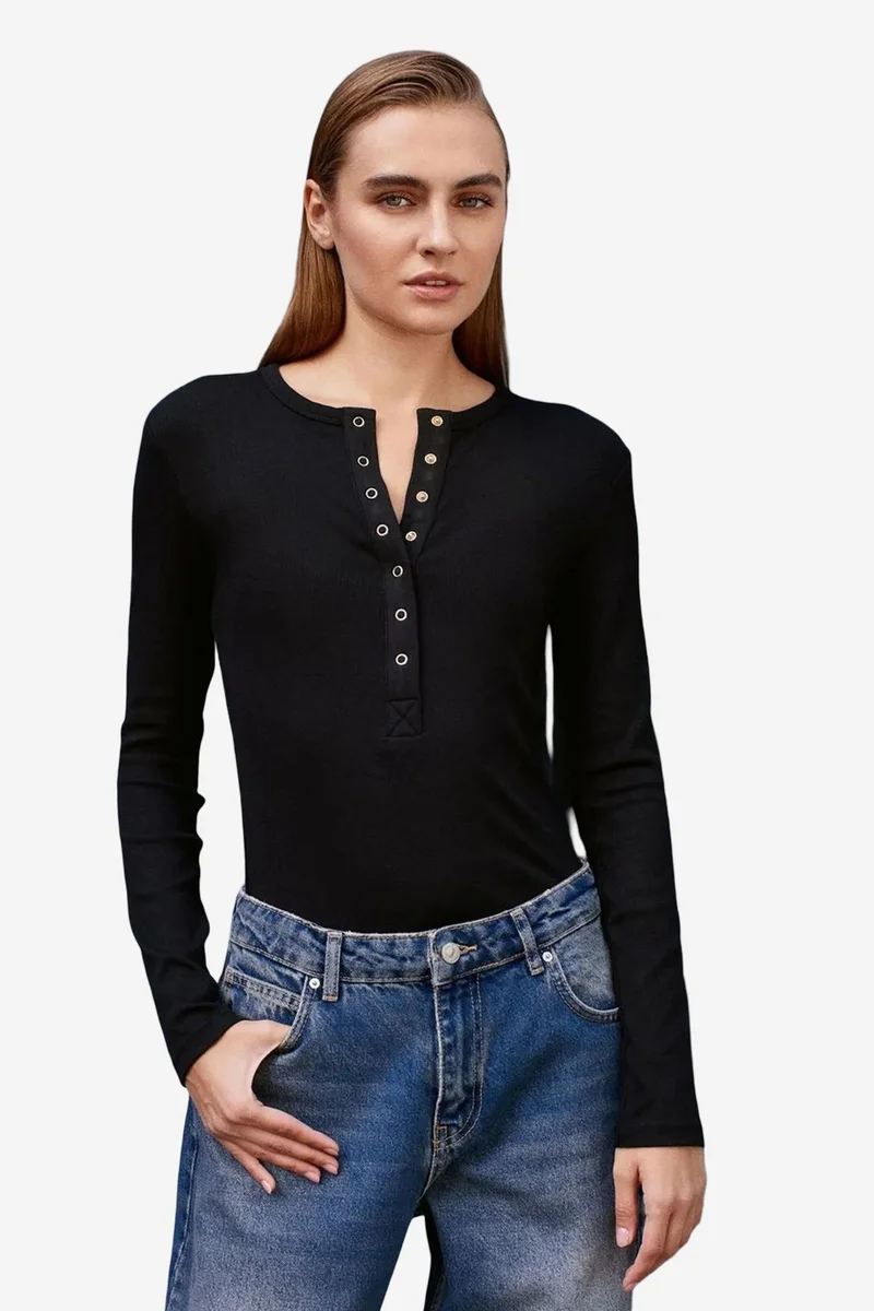 Dilvin Black DILVIN Ribbed Crew Neck Button Blouse for Women | Best Price UAE