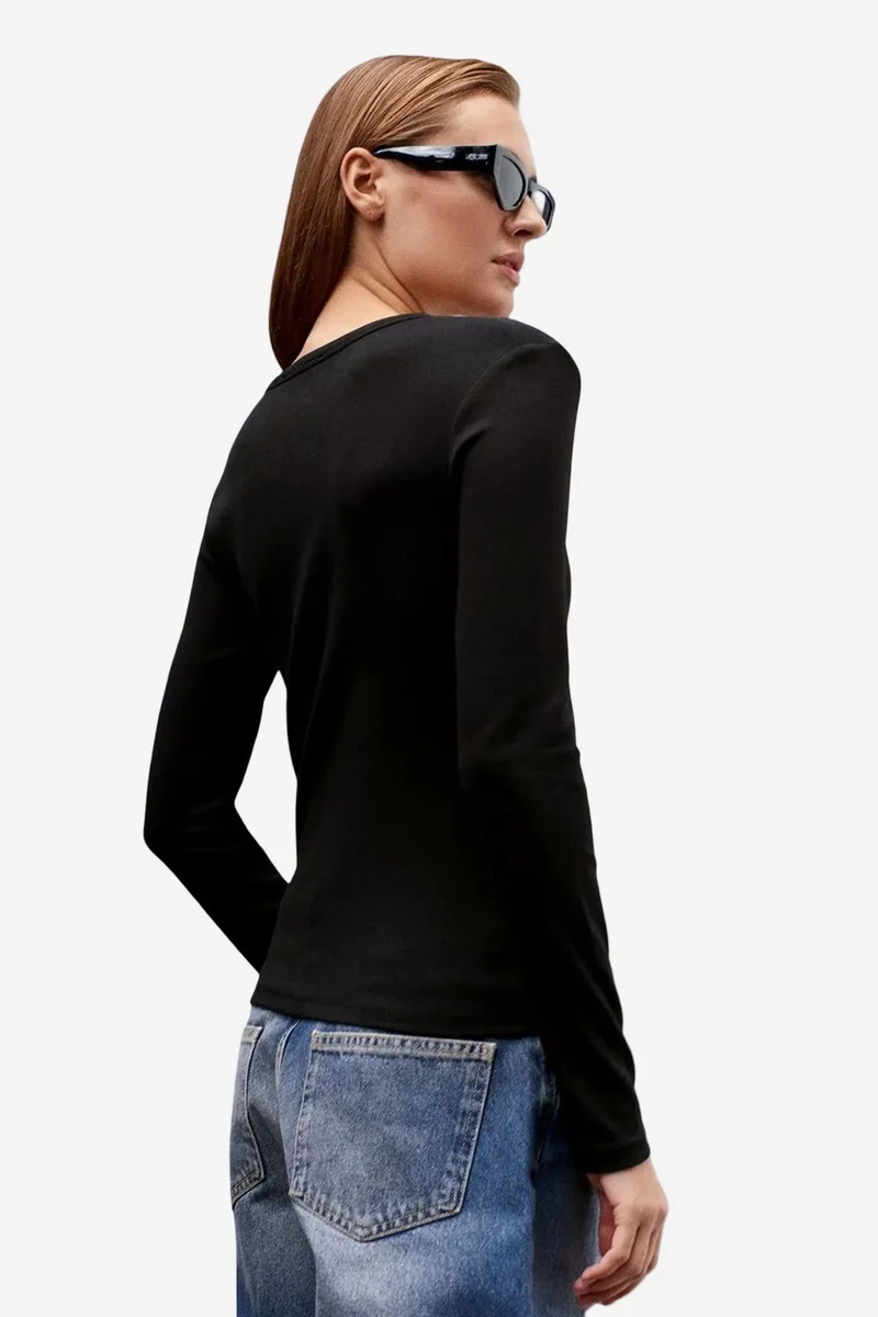 Dilvin Black DILVIN Ribbed Crew Neck Button Blouse for Women | Best Price UAE