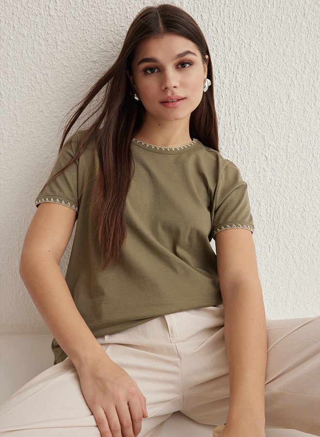 trendyol Khaki 100% Cotton Contrast Stitch Detail Basic Crew Neck Knitted T-Shirt - Image 1