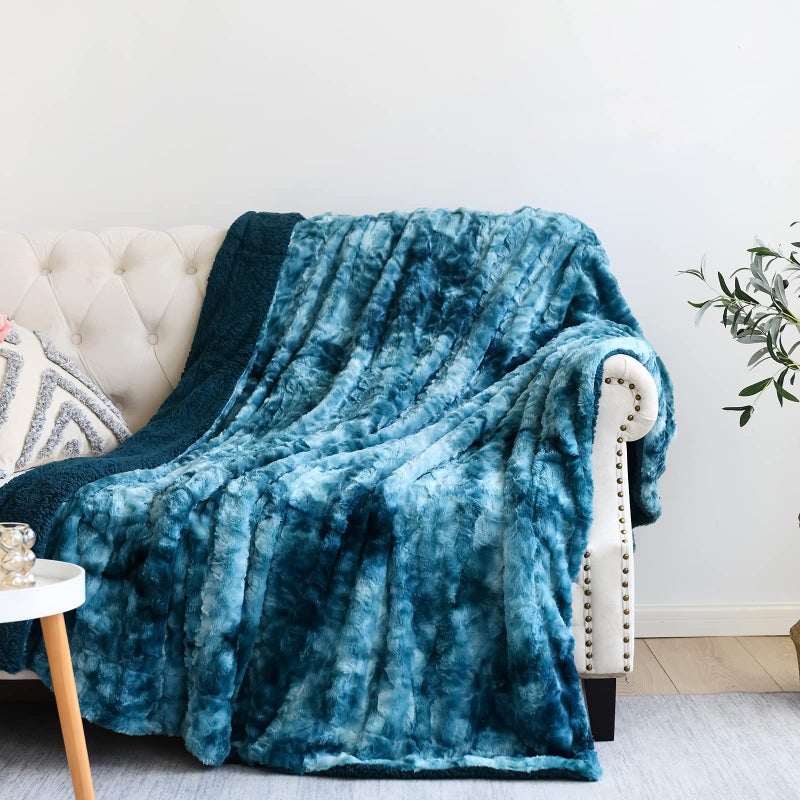 NEWCOSPLAY Super Soft Faux Fur Blanket Twin Size Dark Blue Sherpa Fuzzy Plush Warm Blanket for Sofa Bed Dark Blue Twin60x80