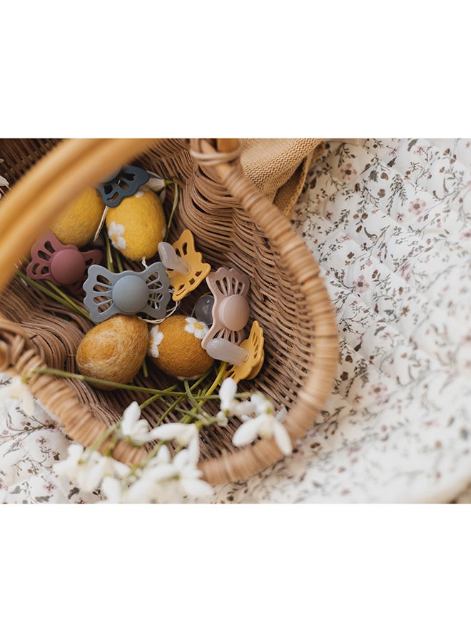 FRIGG Butterfly Anatomical Silicone Baby Pacifier 0-6M 2-Pack Soft Lilac/Pretty In Peach - Size 1 - Image 3