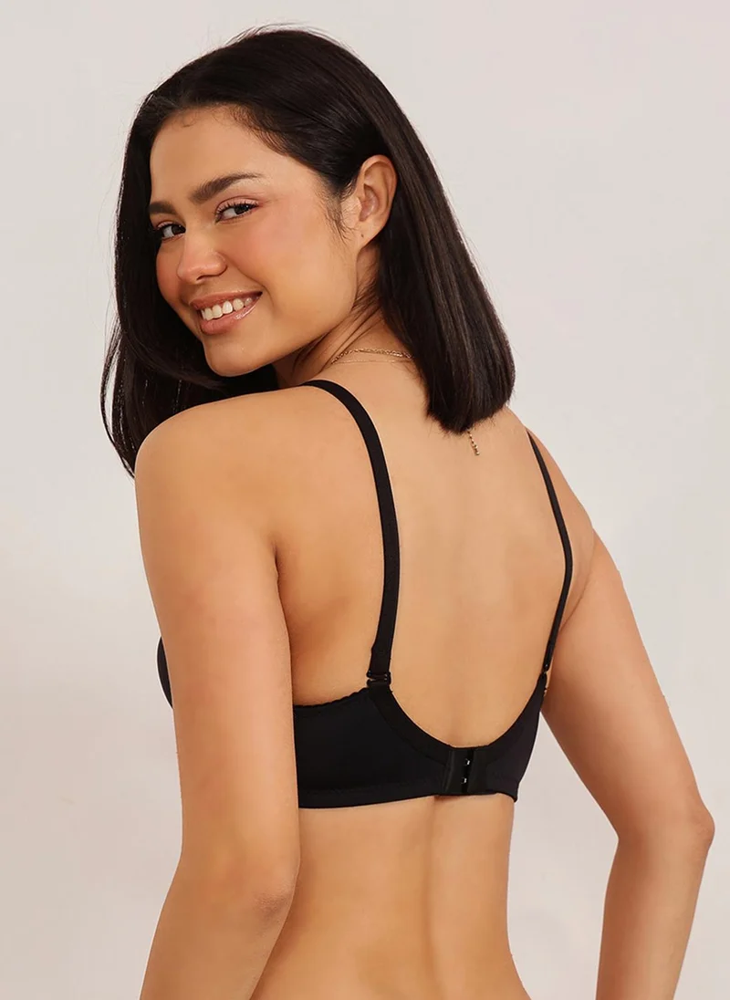 كلوفيا Clovia Padded Non-Wired Full Coverage Multiway T-shirt Bra in Black