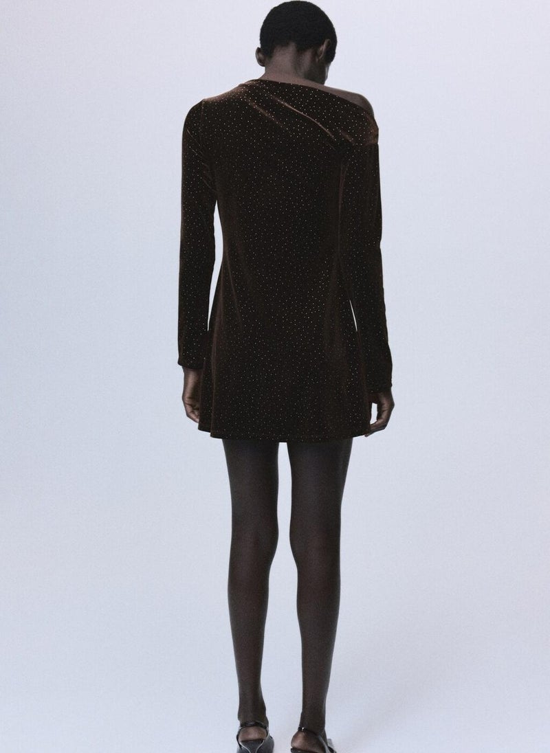 مانجو فستان مخملي غير متماثل بتفاصيل لامعة - Image 2