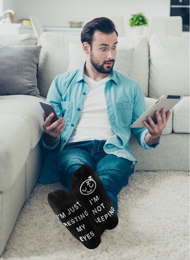 أنا لا أنام، فقط أستريح عينيّ، جورب مضحك فريد هدية عيد ميلاد للرجال والنساء، الأب، الصديق. - Image 3