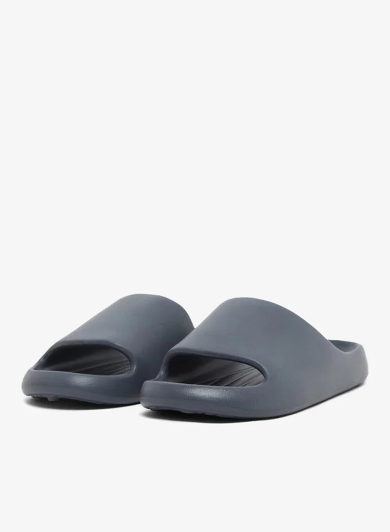 ستايلي شباشب مريحة بنقوش مجردة