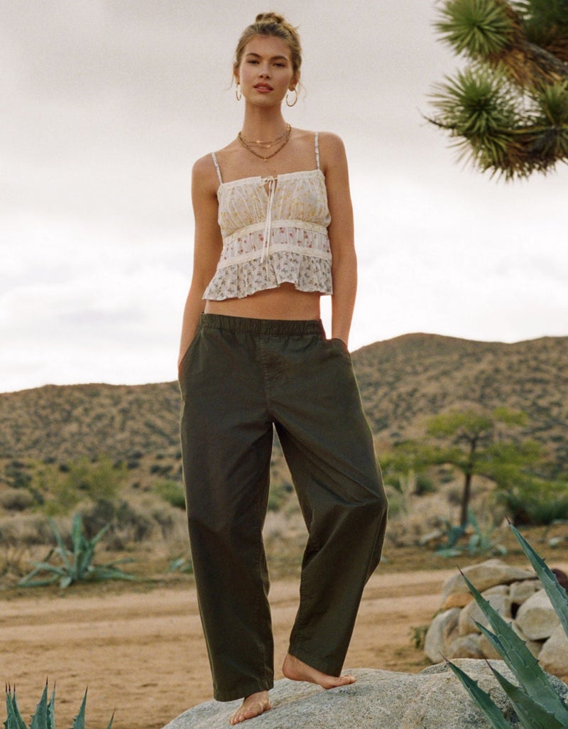 American Eagle AE Low-Rise Pull-On Barrel Pant - Image 1