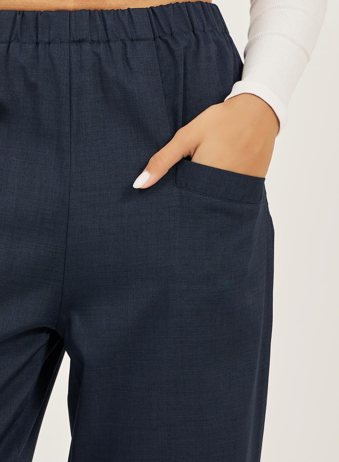 Styli Solid Cropped Tapered Fit Pants with Baggy Pockets - Image 3