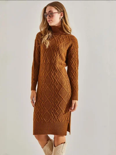 Bianco Lucci LUCCI Textured Turtleneck Fitted Knit Dress