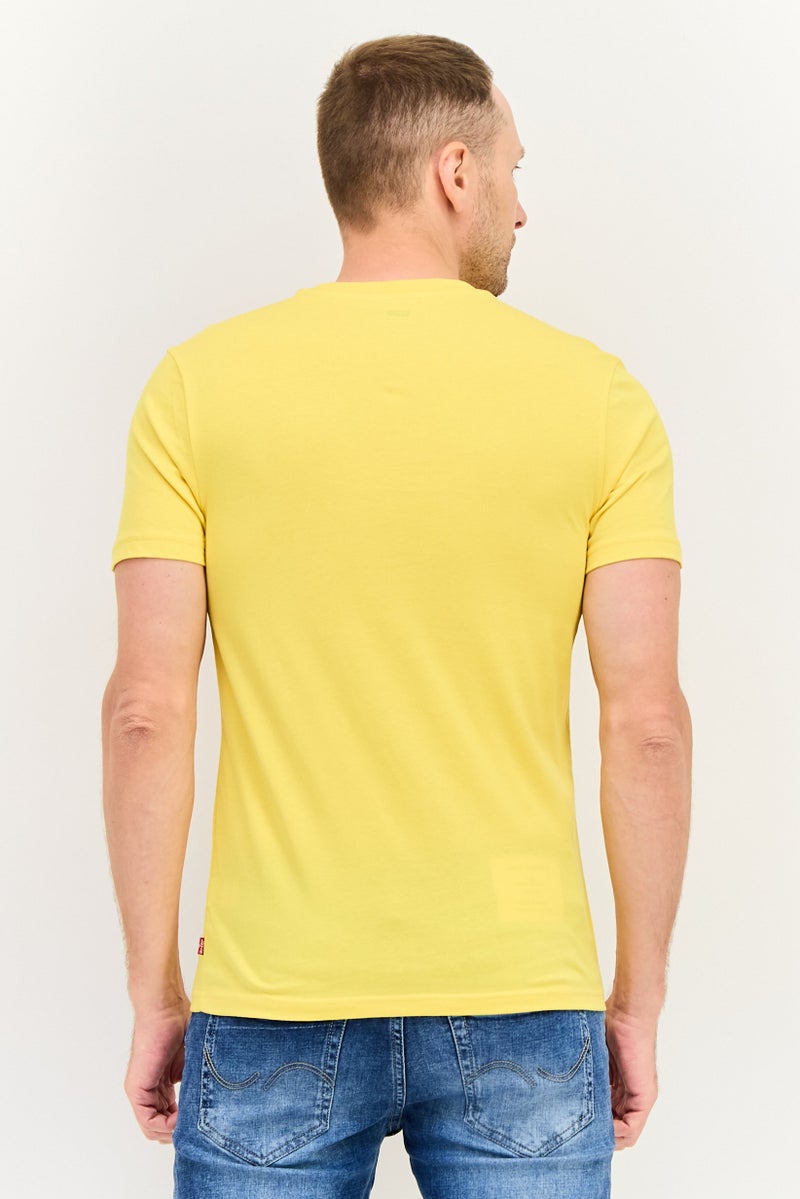 Levi's Men Crew Neck Short Sleeve Graphic Print T-shirt, Yellow - Image 3