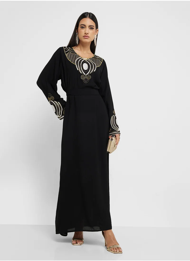 هيا كلوزيت Emroidered Belted Jalabiya