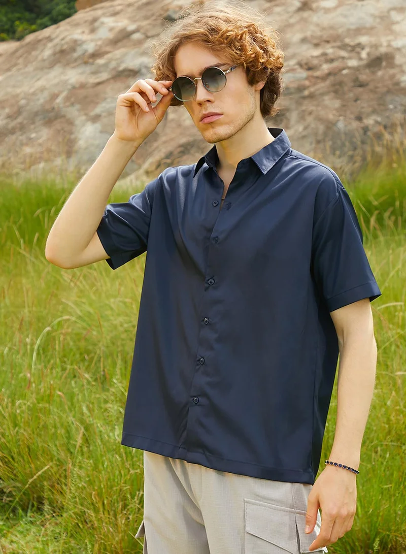 كامبوس سوترا قميص رجالي أزرق بروسي ساتان واسع