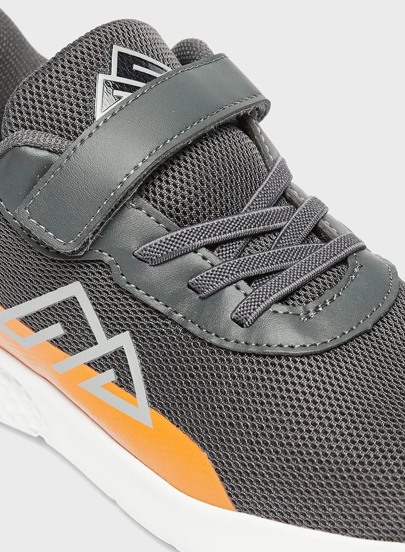 Oaklan by Shoexpress Youth Low Top Velcro Sneakers