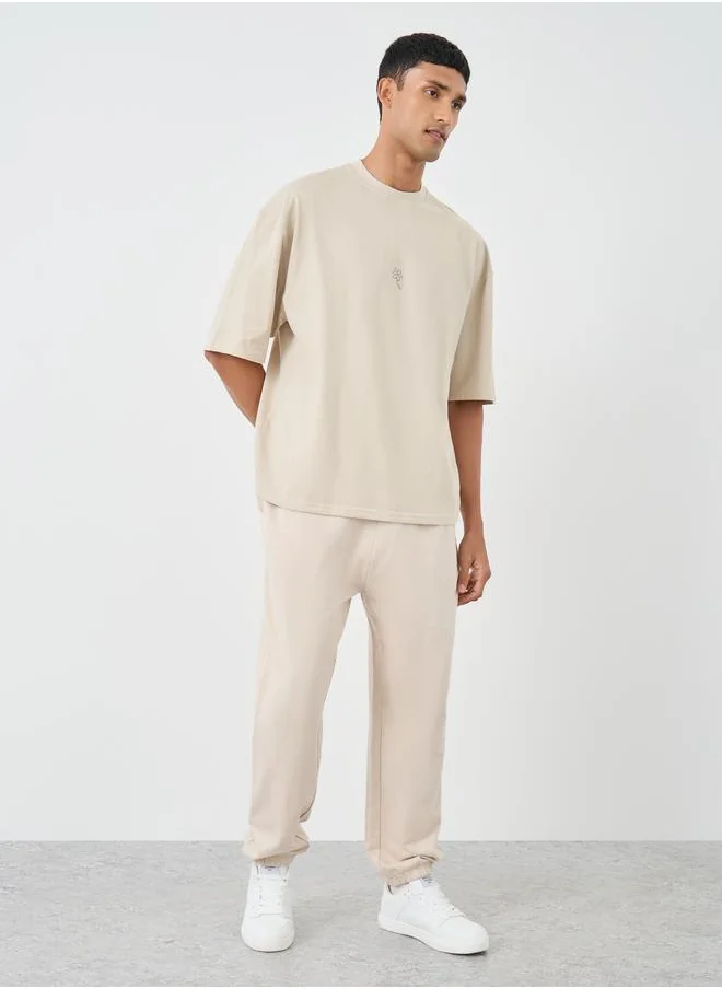 ستايلي Styli Minimal Embroidered Crew Neck Boxy Fit T-Shirt