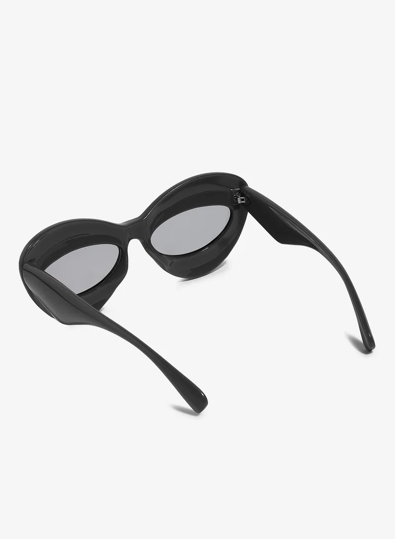 Haute Sauce Haute Sauce Women's Solid Cateye Sunglasses - Black Frame | Black Polycarbonate Lens For Casual Wear | Full Rim Polarized Lens | One-Size | Polycaronate Sunglass For Everyday Wear